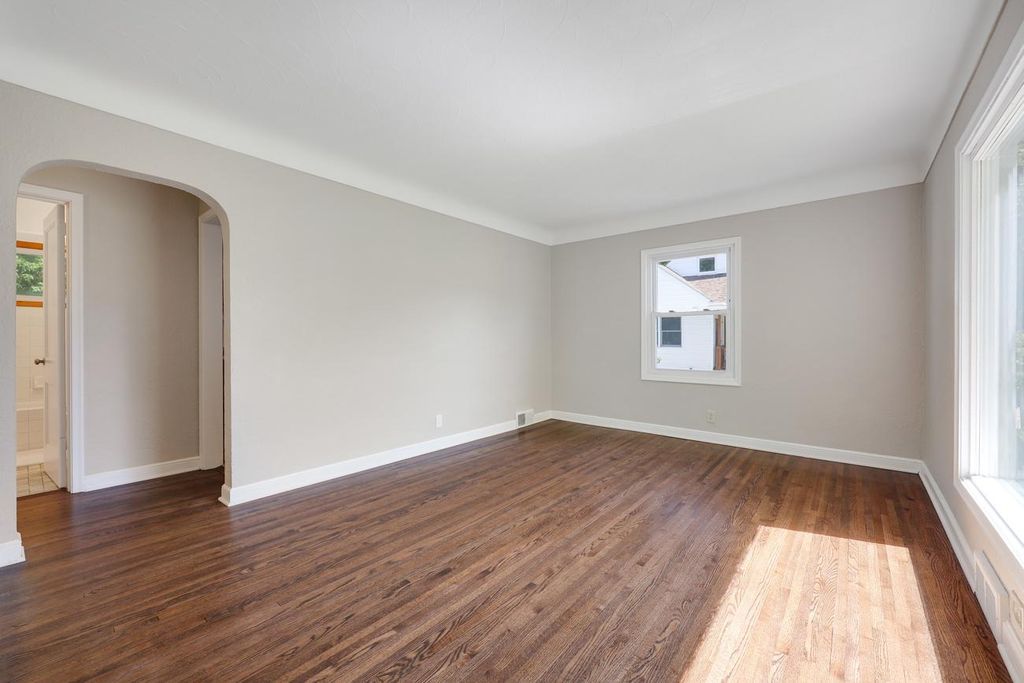 1051 Burke Avenue W, Roseville, MN 55113 — photo 3