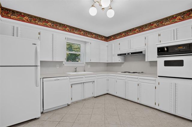 1712 Westbrooke Terrace, Norman, OK 73072