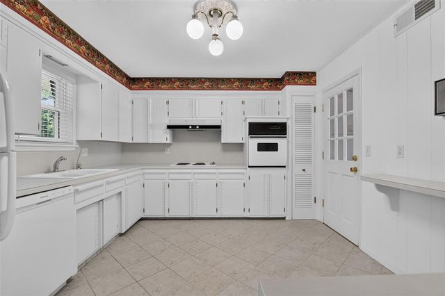 1712 Westbrooke Terrace, Norman, OK 73072