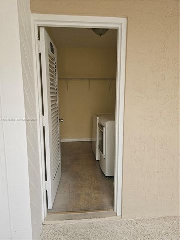 461 Ives Dairy Road 4062, Miami, FL 33179