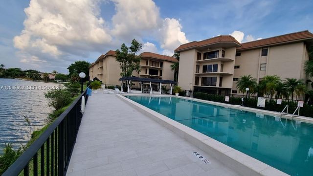 461 Ives Dairy Road 4062, Miami, FL 33179
