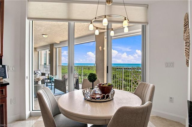 6597 Nicholas BLVD 1005, Naples, FL 34108