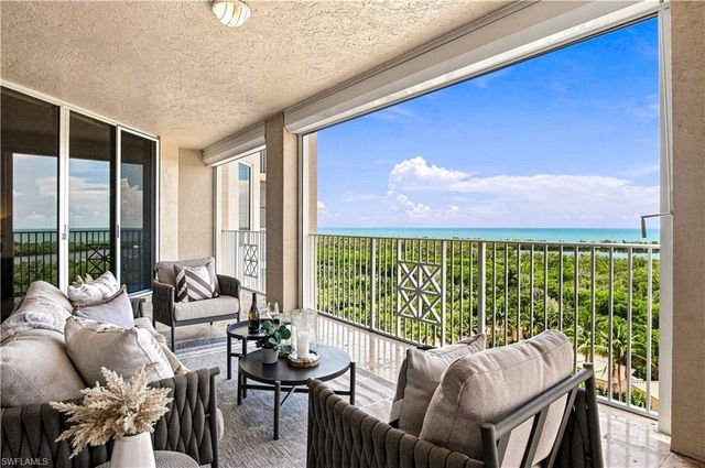 6597 Nicholas BLVD 1005, Naples, FL 34108
