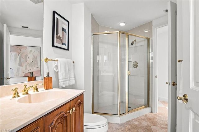 6597 Nicholas BLVD 1005, Naples, FL 34108