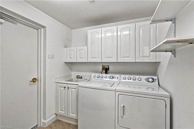 6597 Nicholas BLVD 1005, Naples, FL 34108