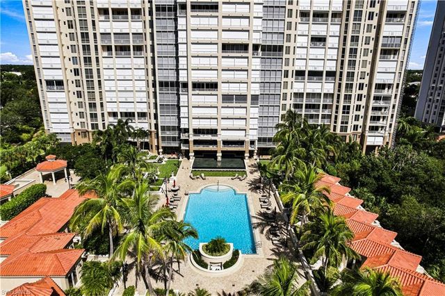 6597 Nicholas BLVD 1005, Naples, FL 34108