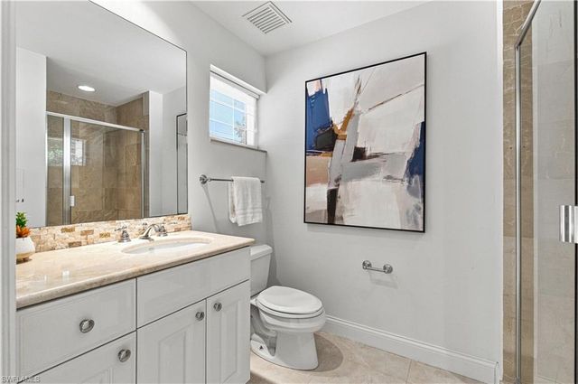 6597 Nicholas BLVD 1005, Naples, FL 34108
