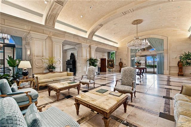 6597 Nicholas BLVD 1005, Naples, FL 34108