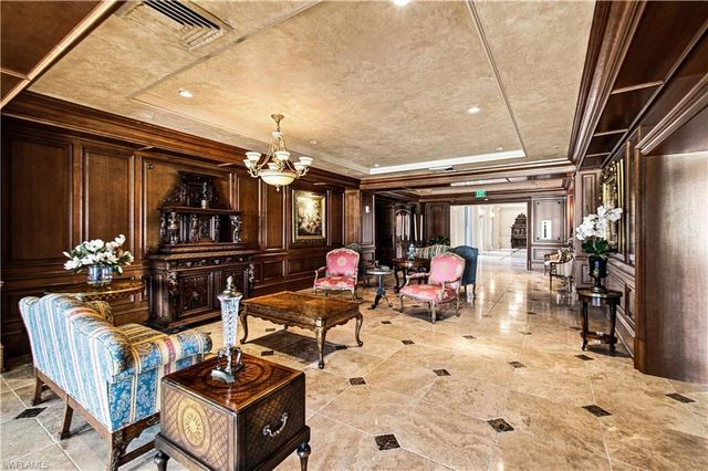 6597 Nicholas BLVD 1005, Naples, FL 34108
