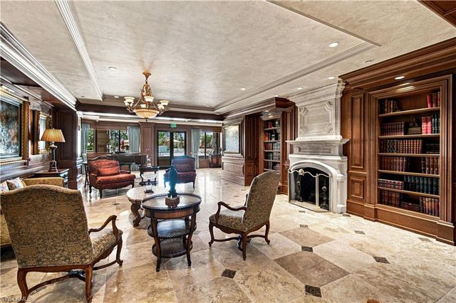 6597 Nicholas BLVD 1005, Naples, FL 34108