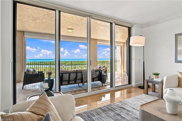 6597 Nicholas BLVD 1005, Naples, FL 34108