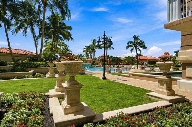 6597 Nicholas BLVD 1005, Naples, FL 34108