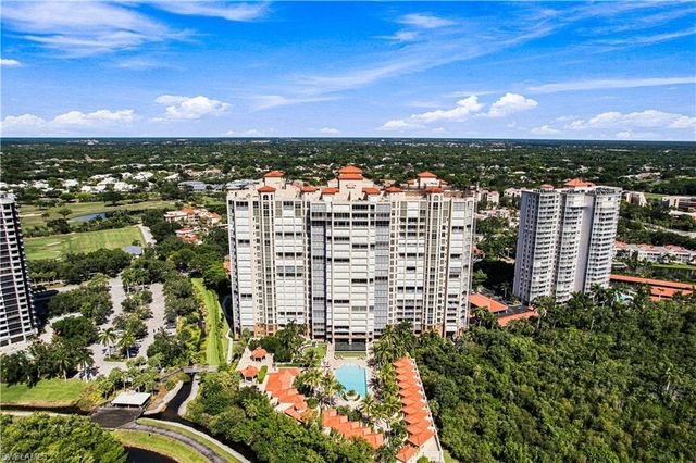 6597 Nicholas BLVD 1005, Naples, FL 34108