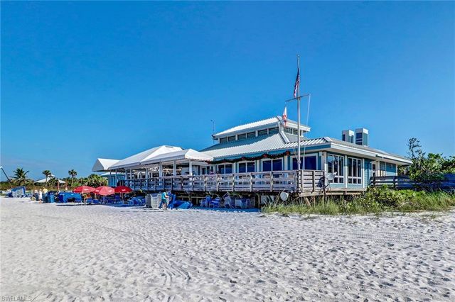 6597 Nicholas BLVD 1005, Naples, FL 34108