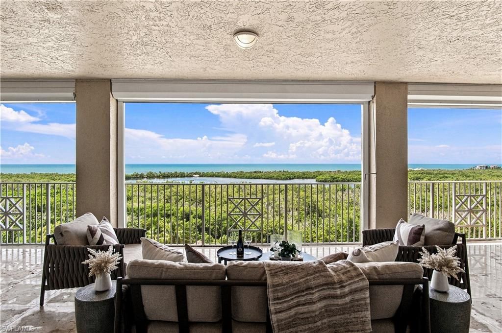6597 Nicholas BLVD 1005, Naples, FL 34108
