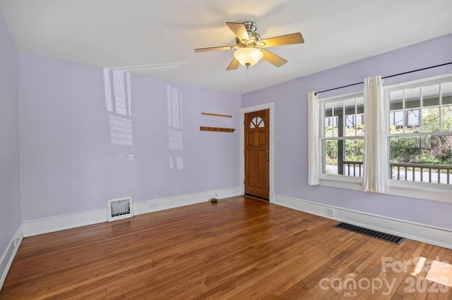 3 Manila Street, Asheville, NC 28806