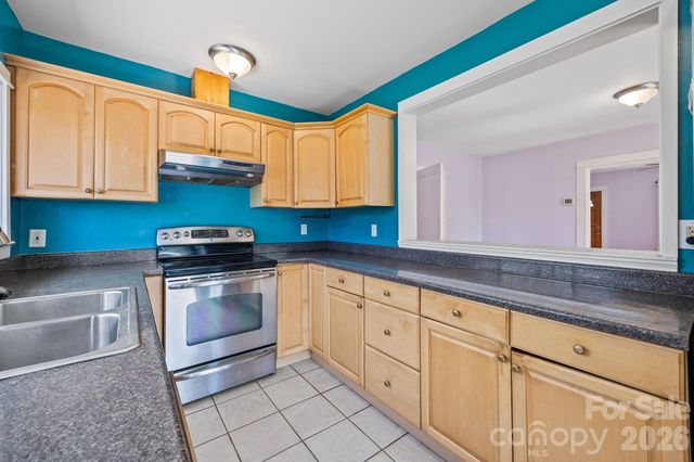 3 Manila Street, Asheville, NC 28806