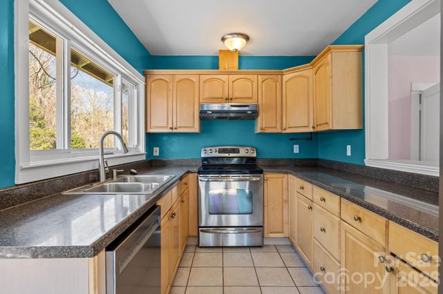 3 Manila Street, Asheville, NC 28806