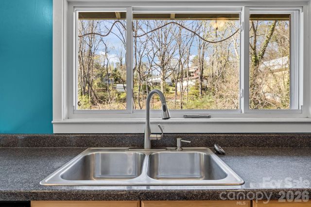 3 Manila Street, Asheville, NC 28806