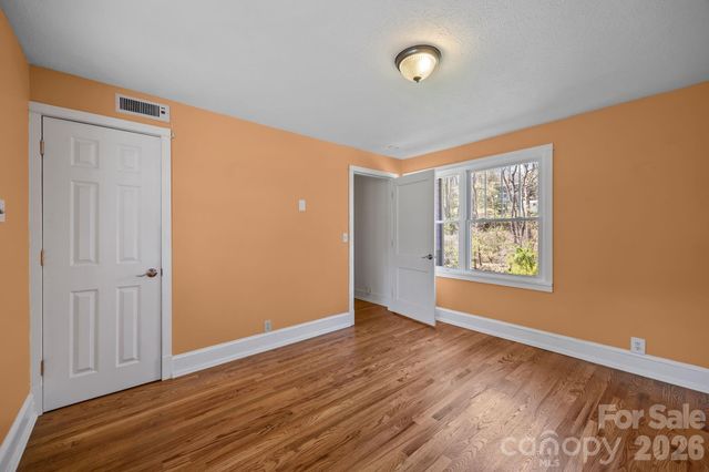 3 Manila Street, Asheville, NC 28806