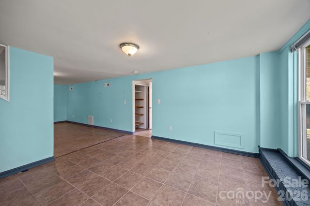 3 Manila Street, Asheville, NC 28806