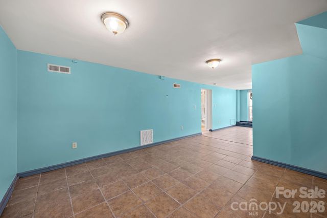 3 Manila Street, Asheville, NC 28806