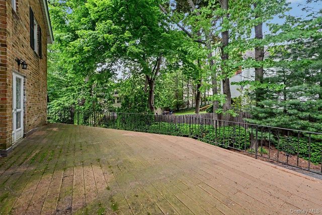 95 Georgia Avenue, Bronxville, NY 10708