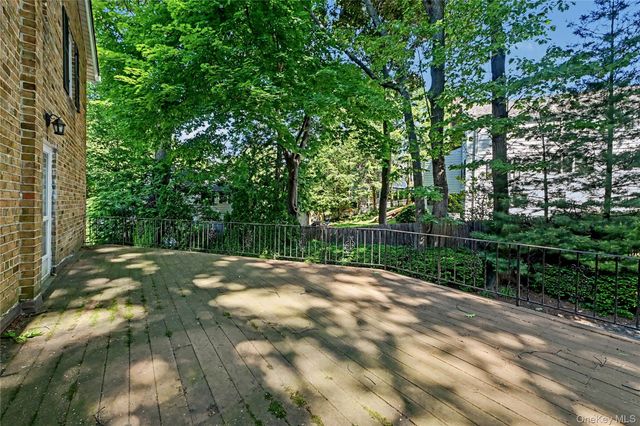 95 Georgia Avenue, Bronxville, NY 10708