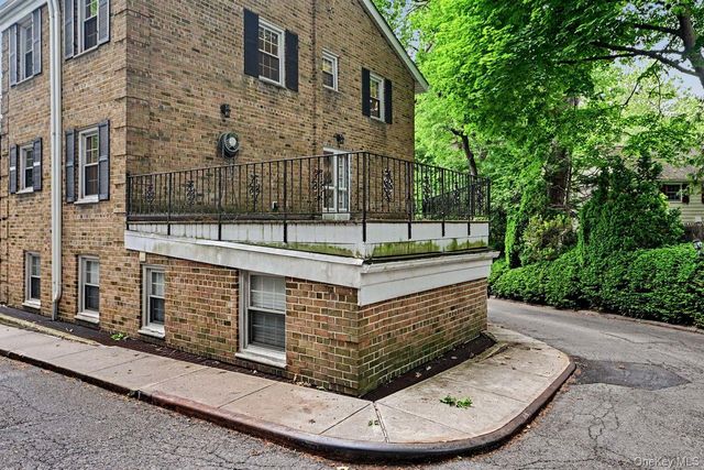 95 Georgia Avenue, Bronxville, NY 10708