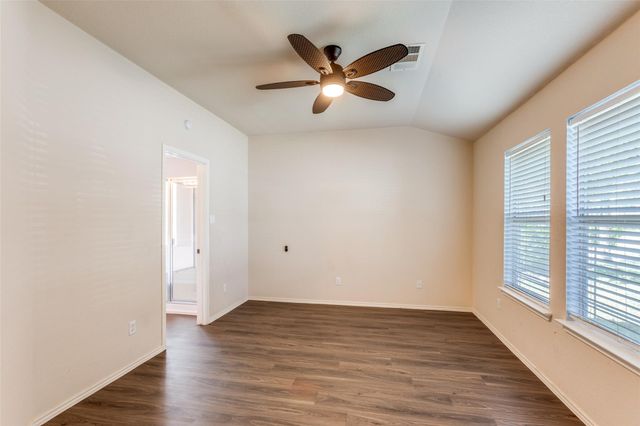 5043 Hartson, Kyle, TX 78640