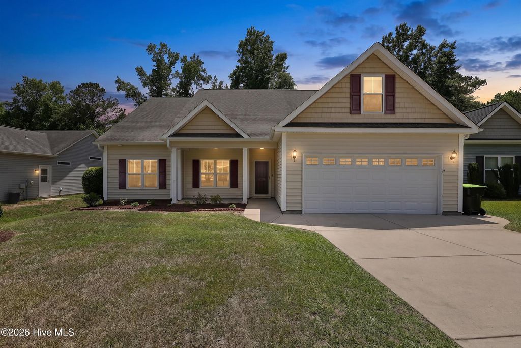8775 Lanvale Oaks Drive NE, Leland, NC 28451