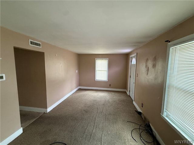 15 Heather Road, Cheektowaga, NY 14225