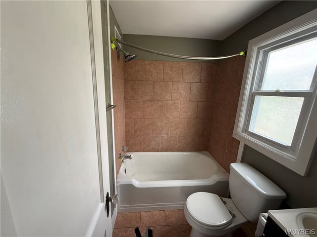15 Heather Road, Cheektowaga, NY 14225