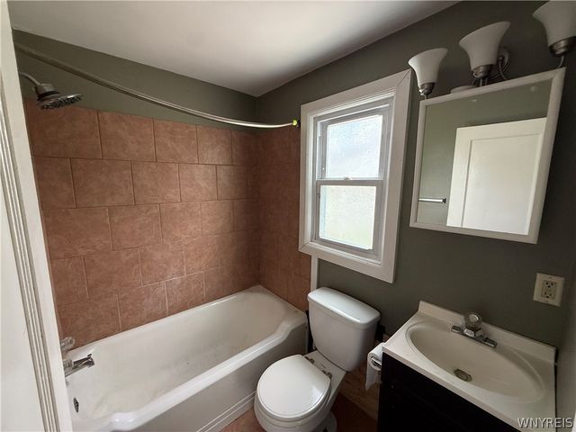 15 Heather Road, Cheektowaga, NY 14225