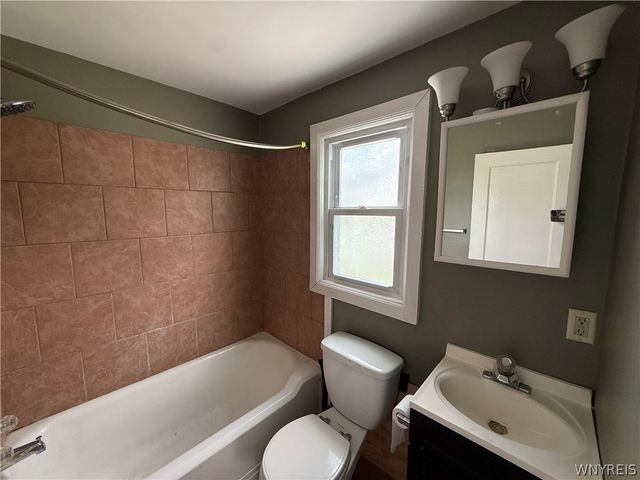 15 Heather Road, Cheektowaga, NY 14225