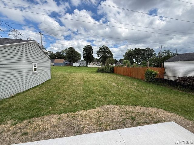 15 Heather Road, Cheektowaga, NY 14225