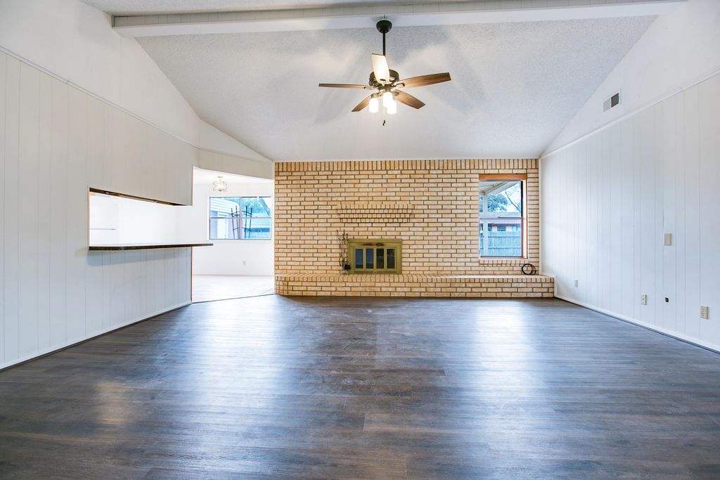 Image 5 of property listing at 3829 Sandstone Road, San Angelo, TX 76904