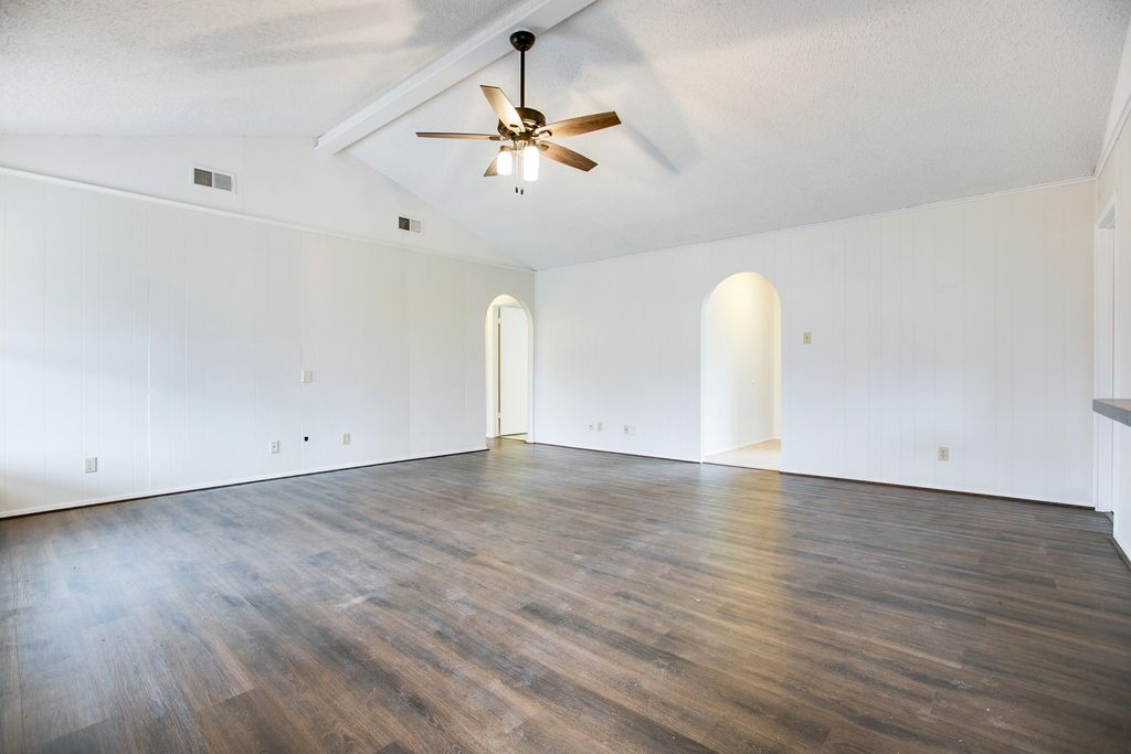 Image 7 of property listing at 3829 Sandstone Road, San Angelo, TX 76904