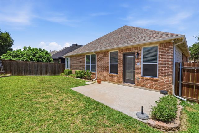 498 Grayson Lane, Lake Dallas, TX 75065