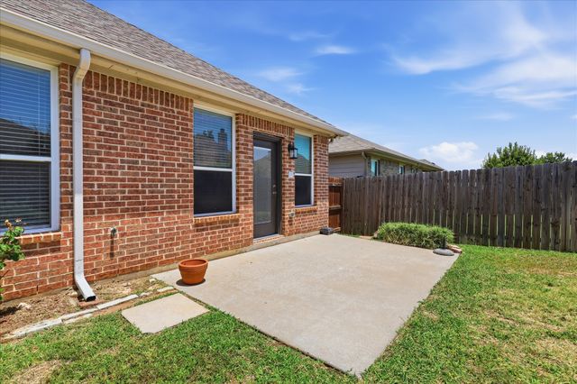 498 Grayson Lane, Lake Dallas, TX 75065