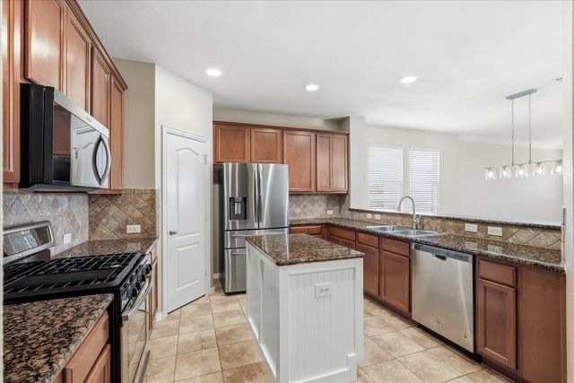498 Grayson Lane, Lake Dallas, TX 75065