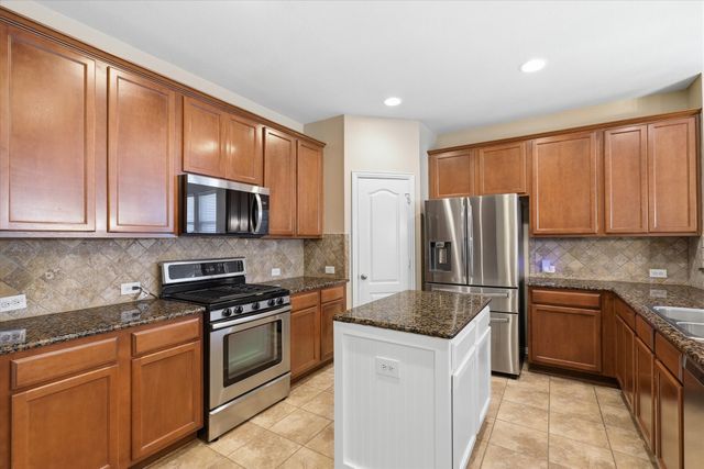 498 Grayson Lane, Lake Dallas, TX 75065
