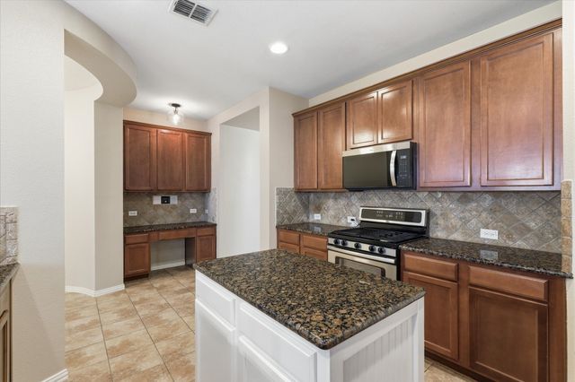 498 Grayson Lane, Lake Dallas, TX 75065