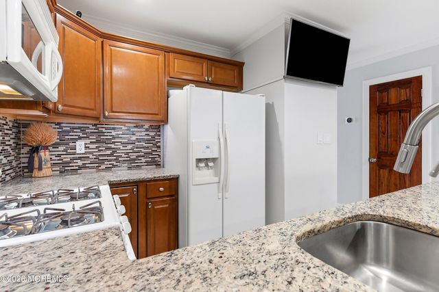 1305 Paris Court, Lakewood, NJ 08701