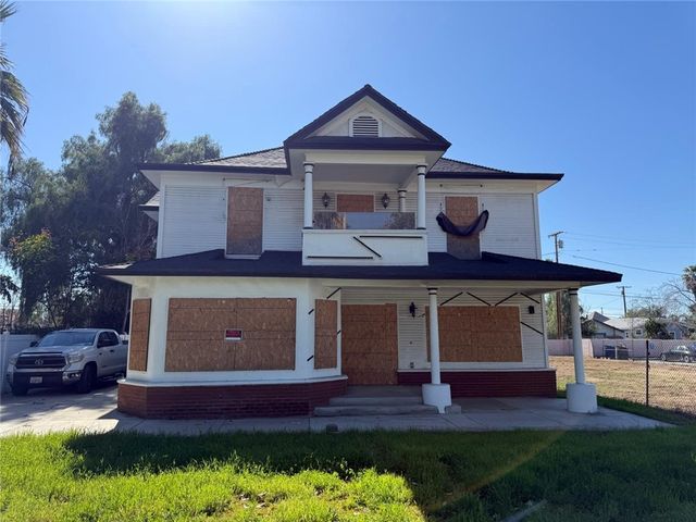 2586 University Avenue, Riverside, CA 92507
