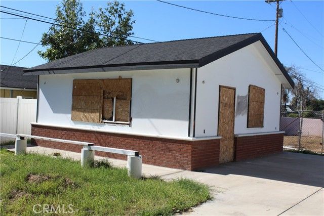 2586 University Avenue, Riverside, CA 92507