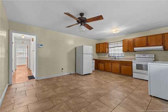 1911 Seabrook Road, Fayetteville, NC 28301