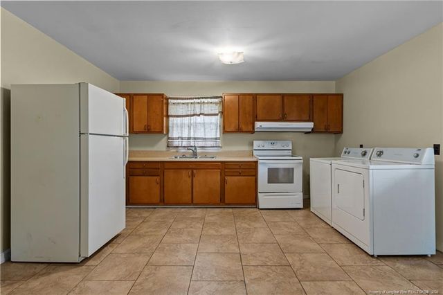 1911 Seabrook Road, Fayetteville, NC 28301