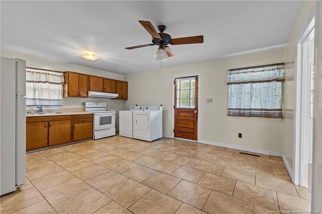 1911 Seabrook Road, Fayetteville, NC 28301