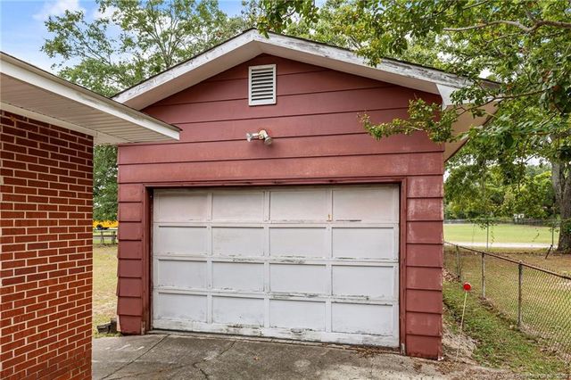 1911 Seabrook Road, Fayetteville, NC 28301